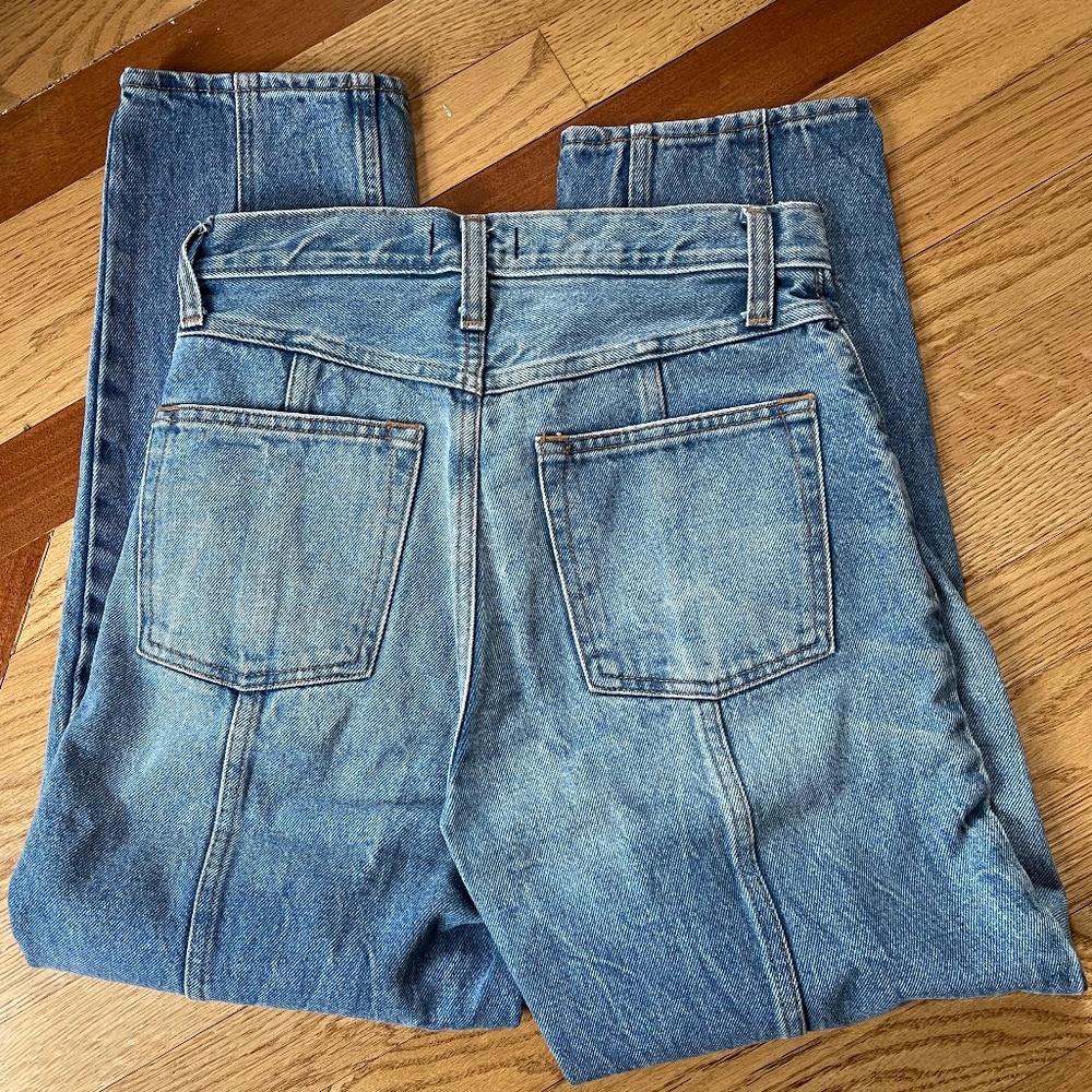 Abercrombie & Fitch Light Wash High Rise Balloon Leg 26 | 2 R - Picture 3 of 3